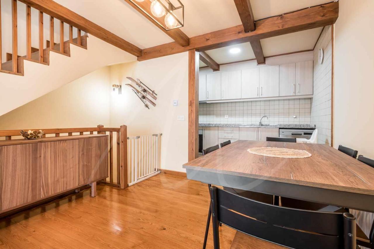 Casa Artiga De Lin By Seamount Rentals Les Bordes Kültér fotó