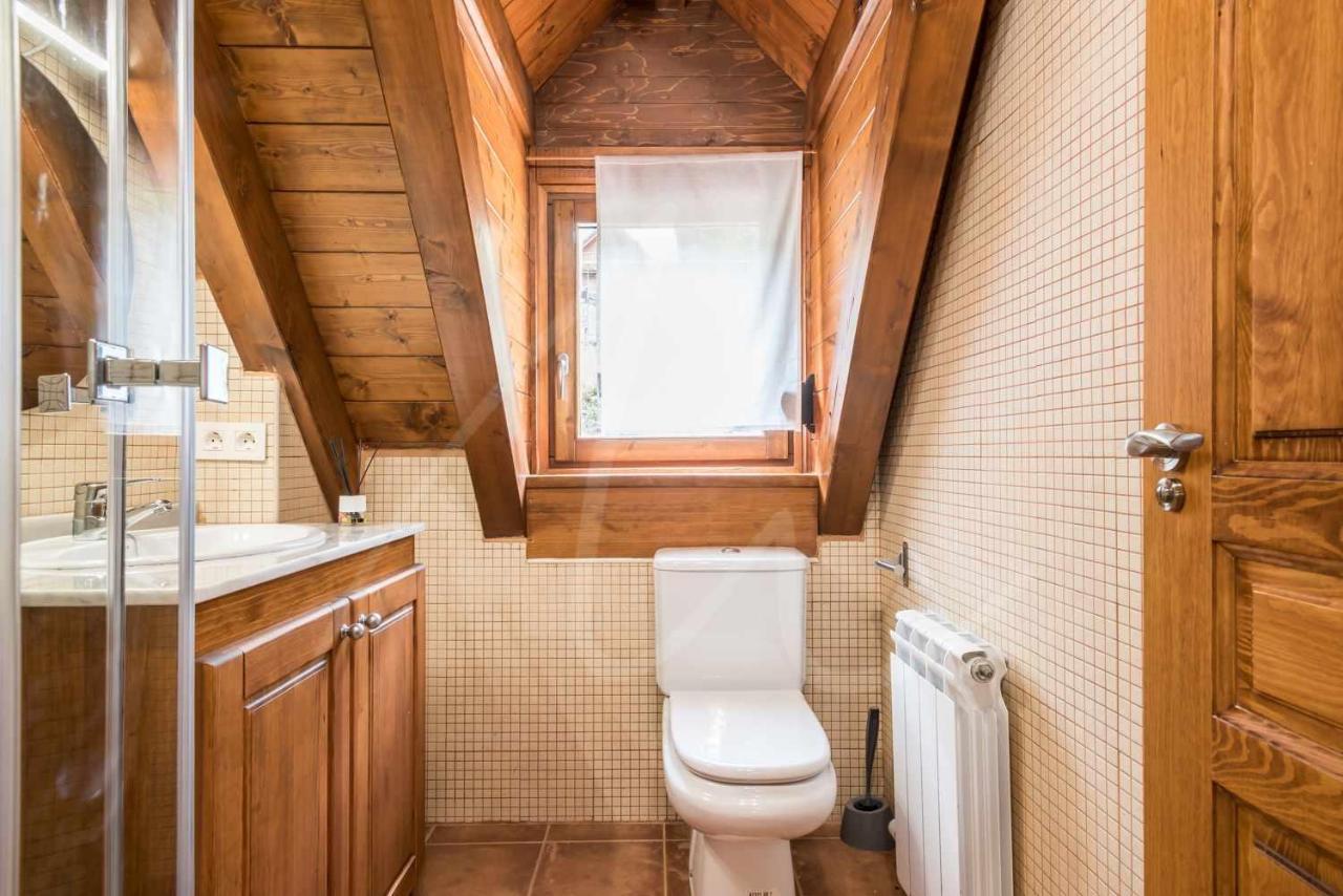 Casa Artiga De Lin By Seamount Rentals Les Bordes Kültér fotó