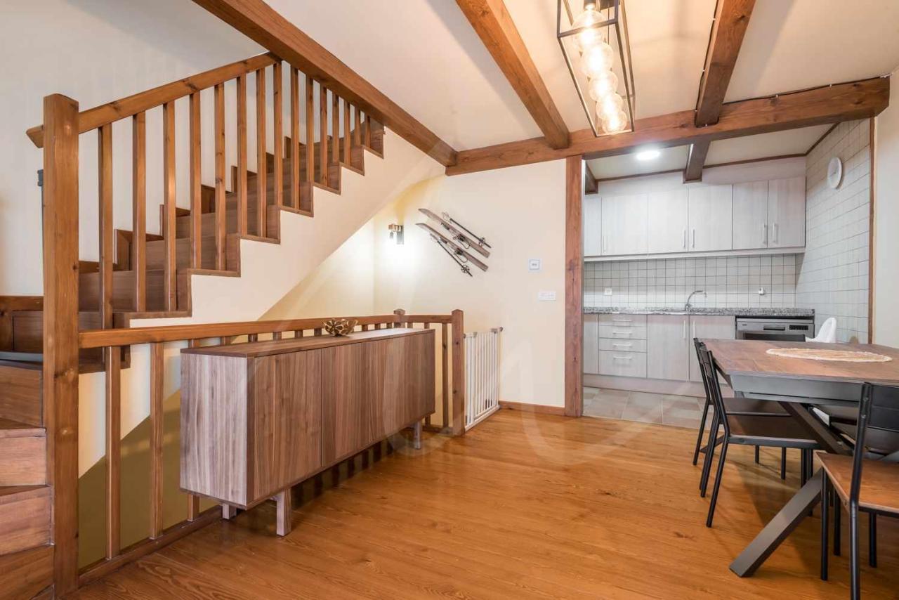Casa Artiga De Lin By Seamount Rentals Les Bordes Kültér fotó