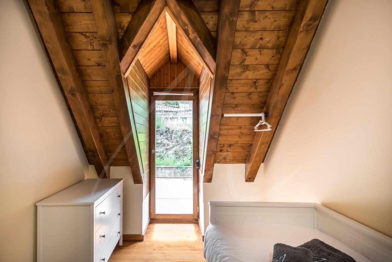 Casa Artiga De Lin By Seamount Rentals Les Bordes Kültér fotó
